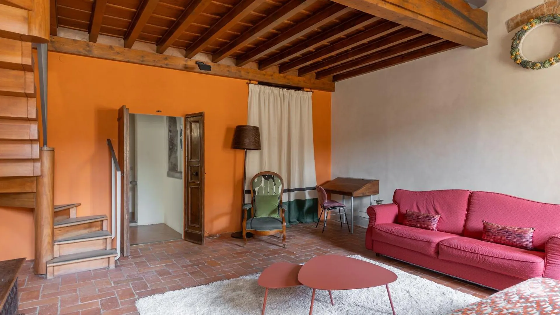 Old Bridge Large And Unique Artful Apartment With Elevator Florence