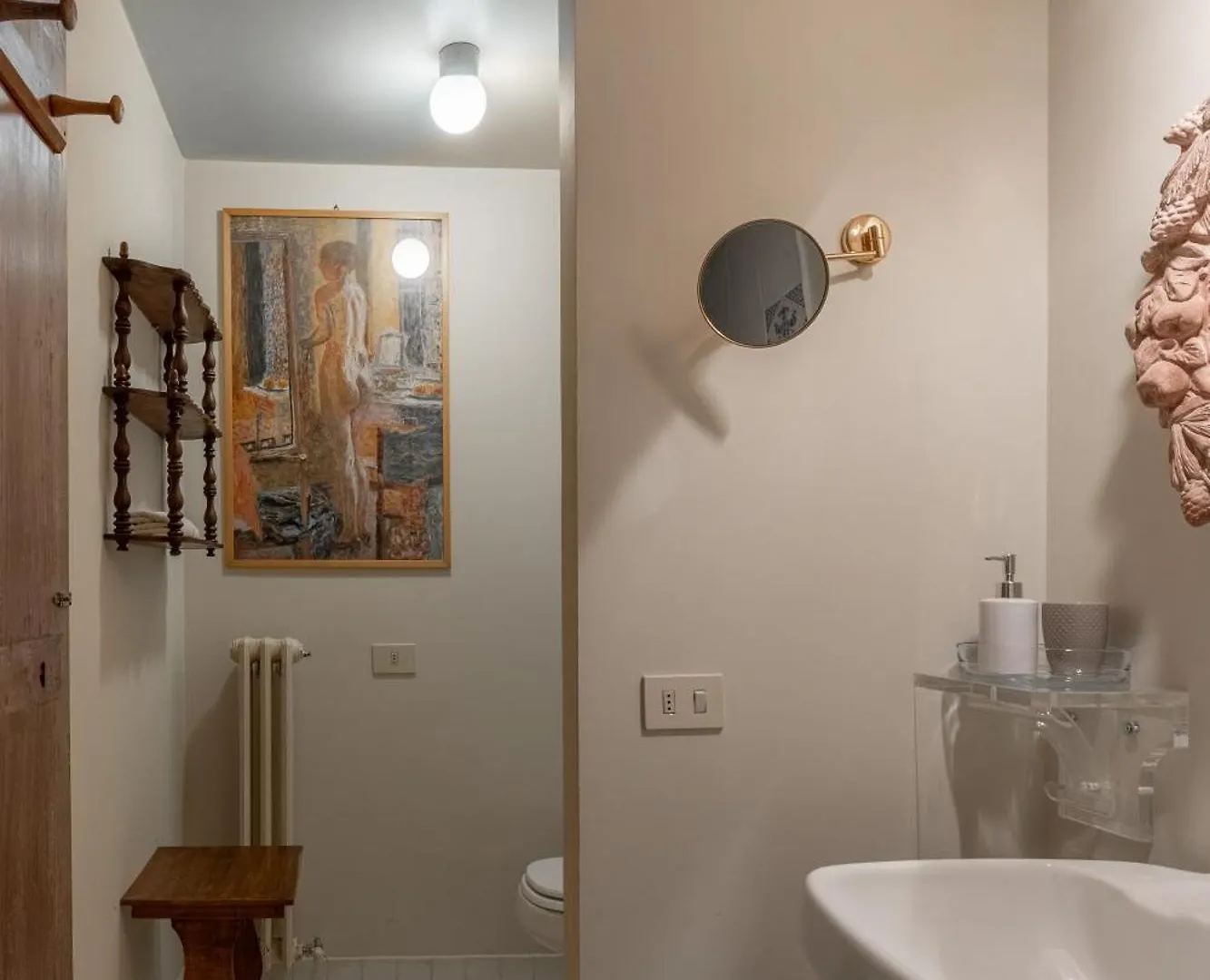 Old Bridge Large And Unique Artful Apartment With Elevator Florence Italy